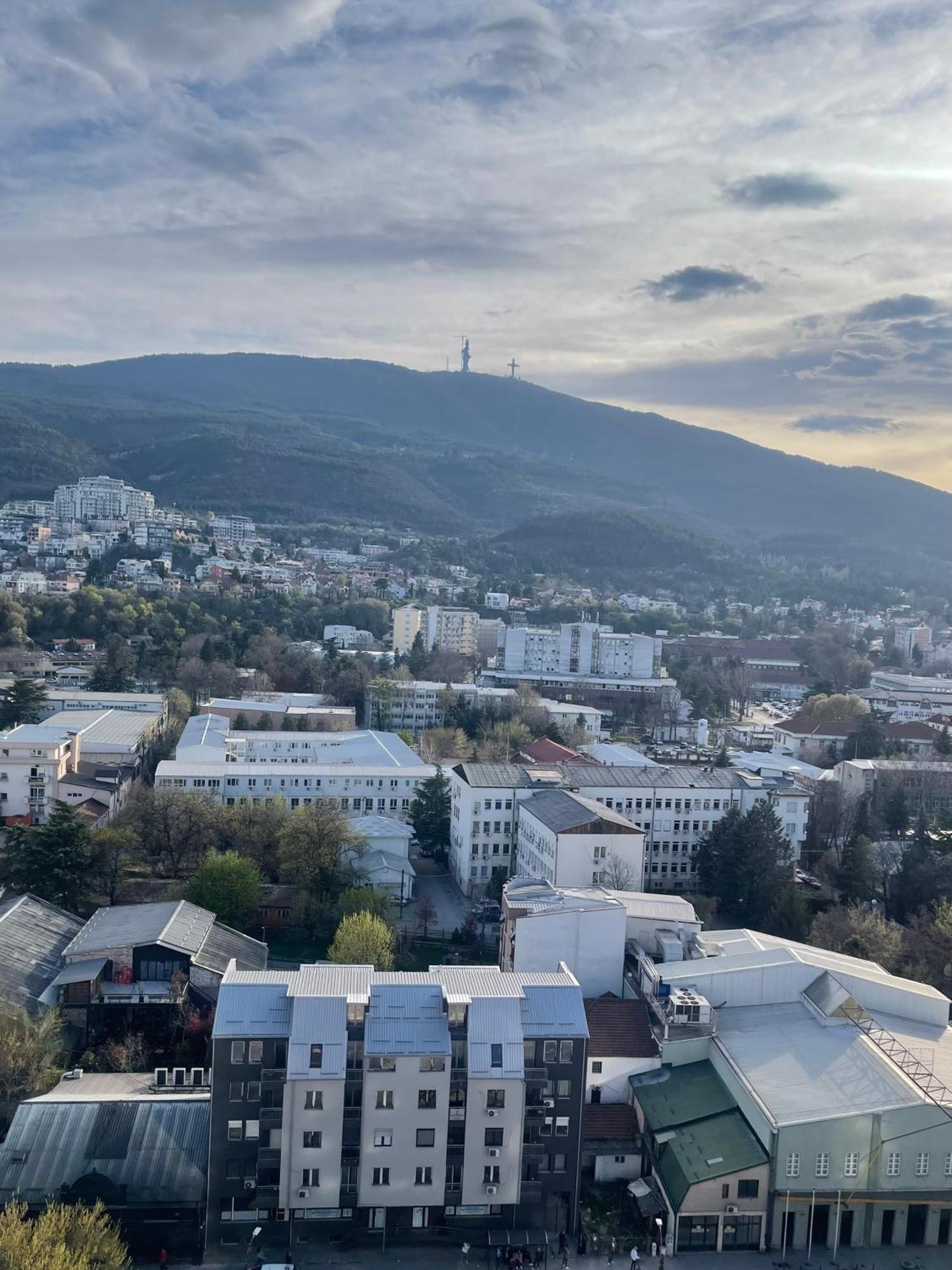 180° View Apartment In Diamond Building Skopje Exterior photo