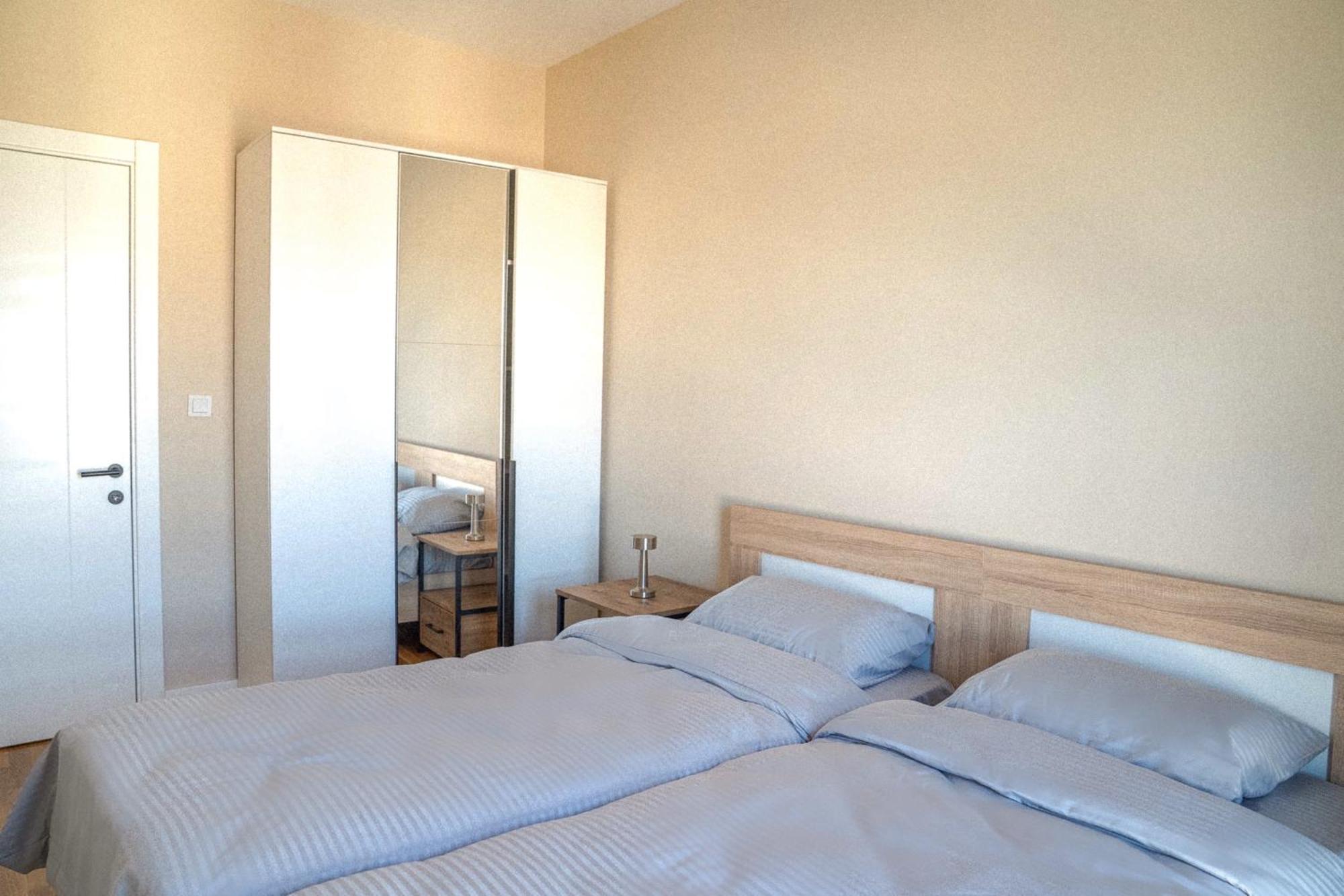 180° View Apartment In Diamond Building Skopje Exterior photo
